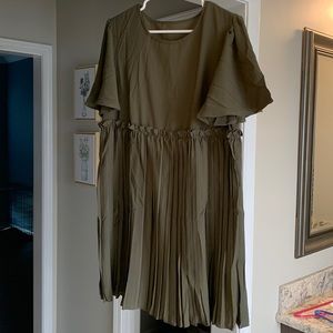 FINAL PRICE DROP shein hunter/army green dress with pleated bottom size 0XL